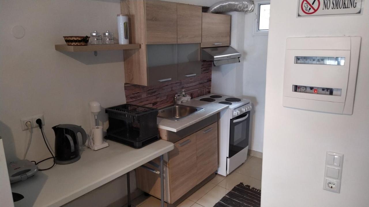 Apartament Celia'S Studio Néa Péramos Zewnętrze zdjęcie