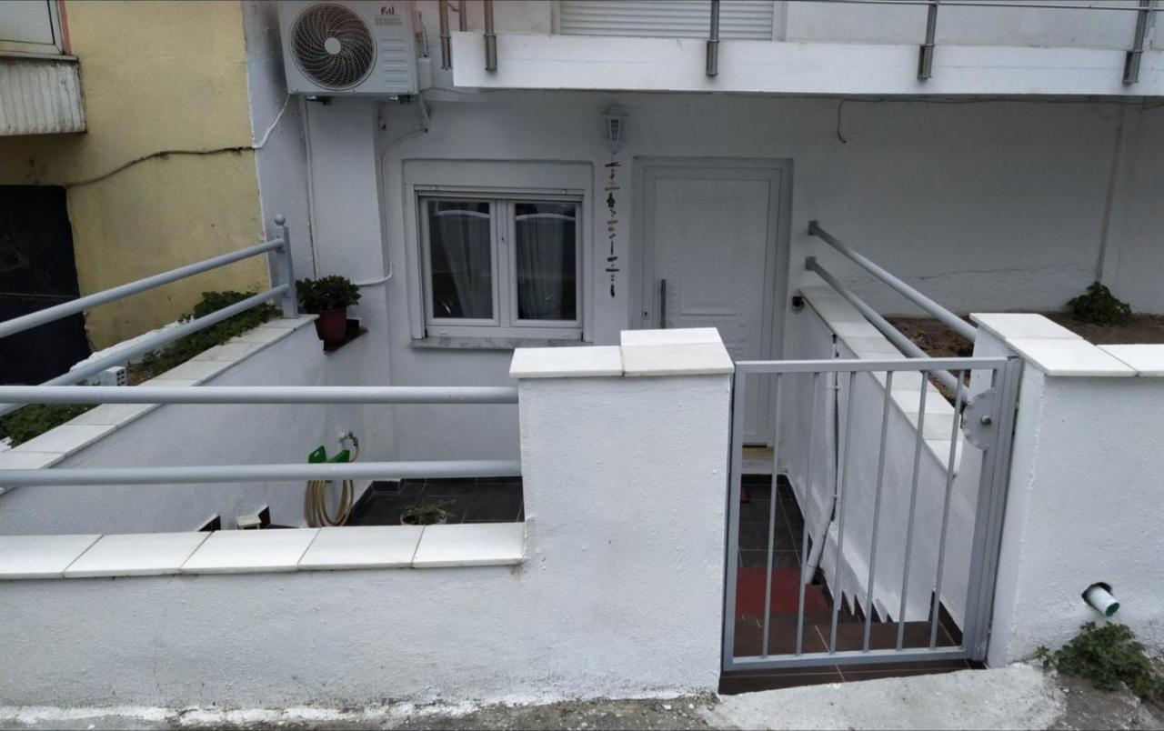 Apartament Celia'S Studio Néa Péramos Zewnętrze zdjęcie
